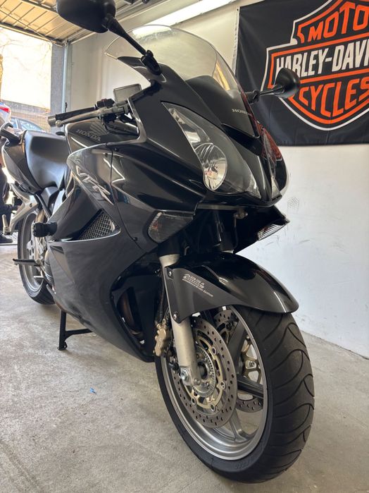 Honda VFR 800 lift