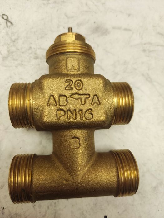 Zawór grzybkowy Honeywell V5833C1033 1/2''