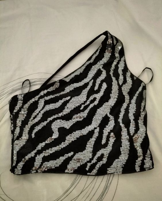 Top lantejoulas novo com etiqueta