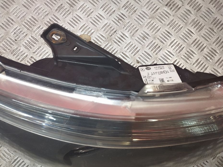 Фара передня права Mercedes Vito W447 Передняя правая Віто В4
