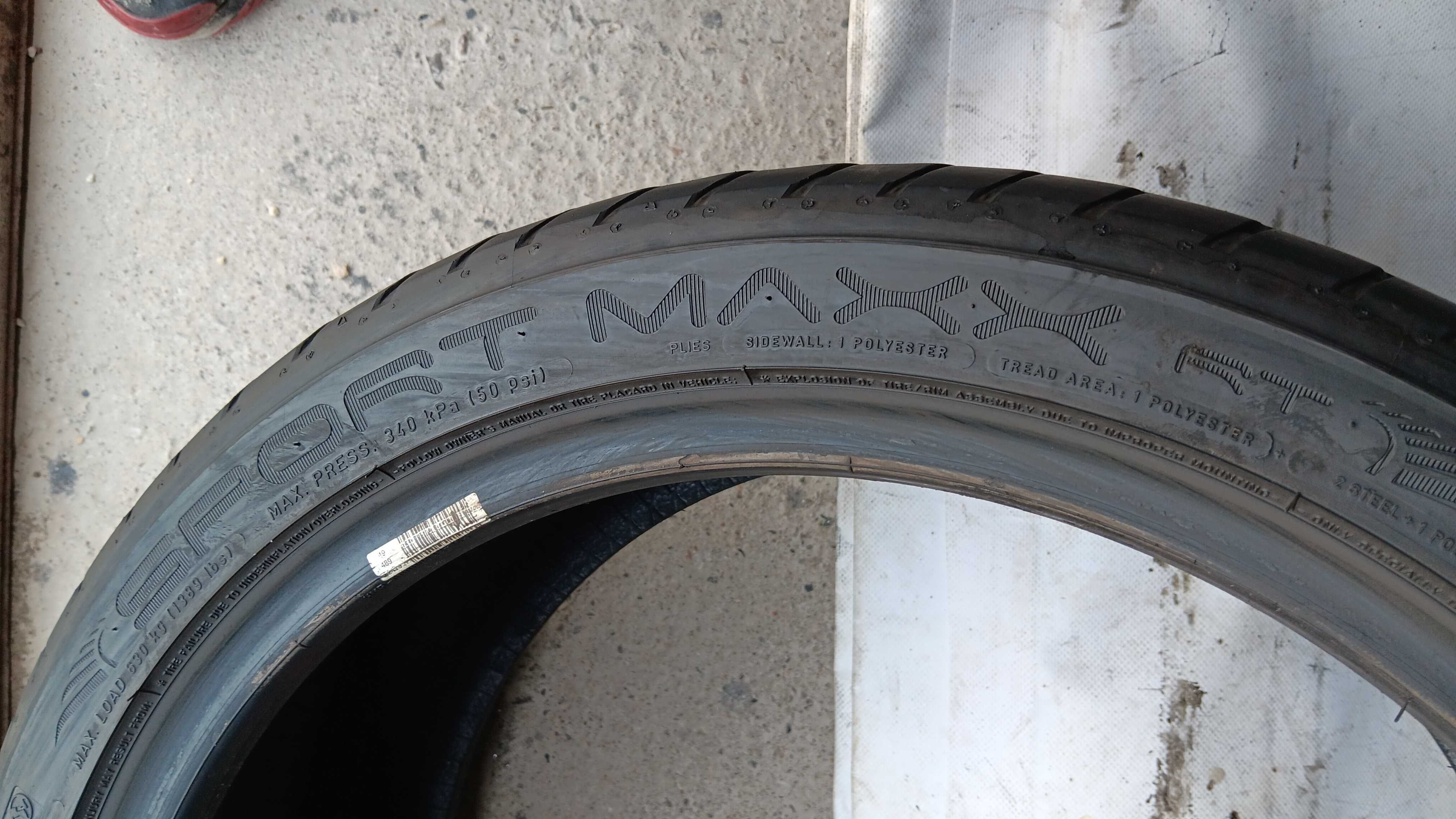 225/40/18 Dunlop sport maxx