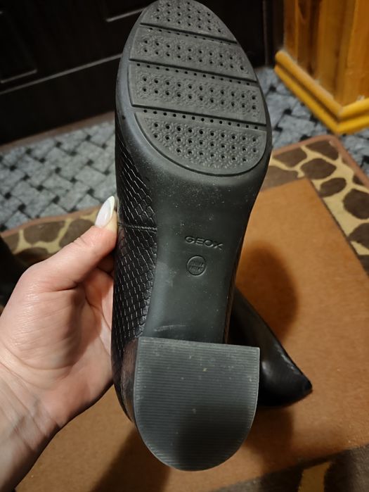 Класичні туфлі Geox 39 розміру