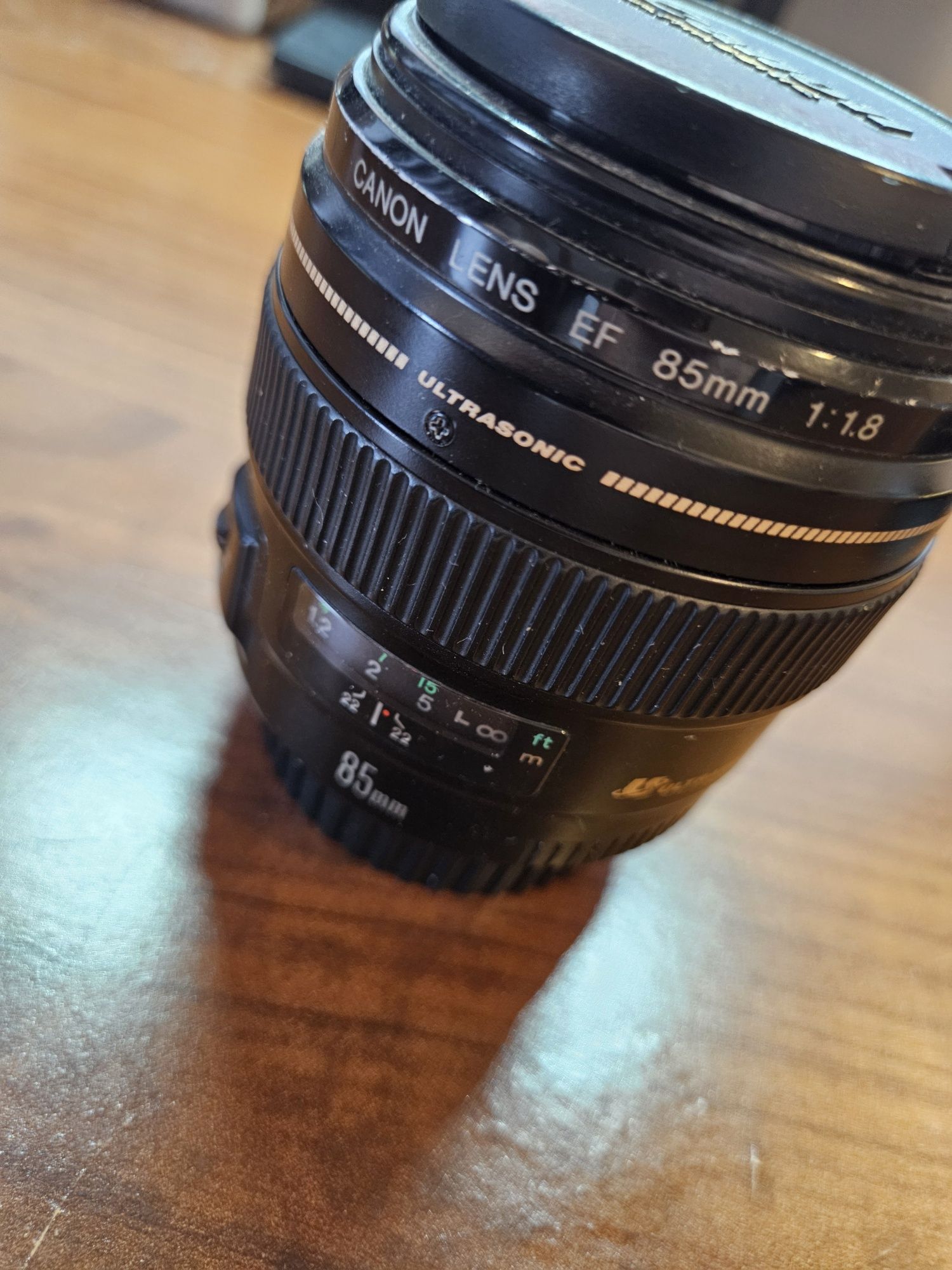 Canon 85 mm f/1.8 USM