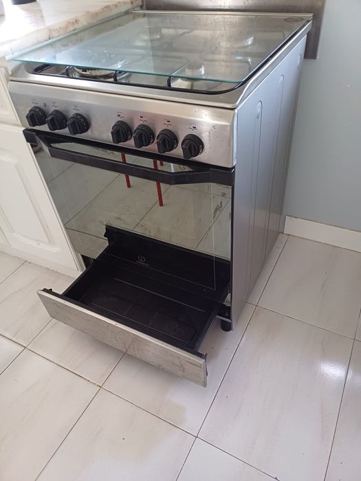 Fogão a Gás Indesit – 4 Bocas + Forno