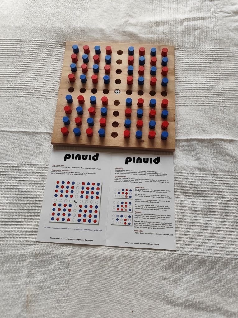 Pinuid -Jogo de tabuleiro em madeira