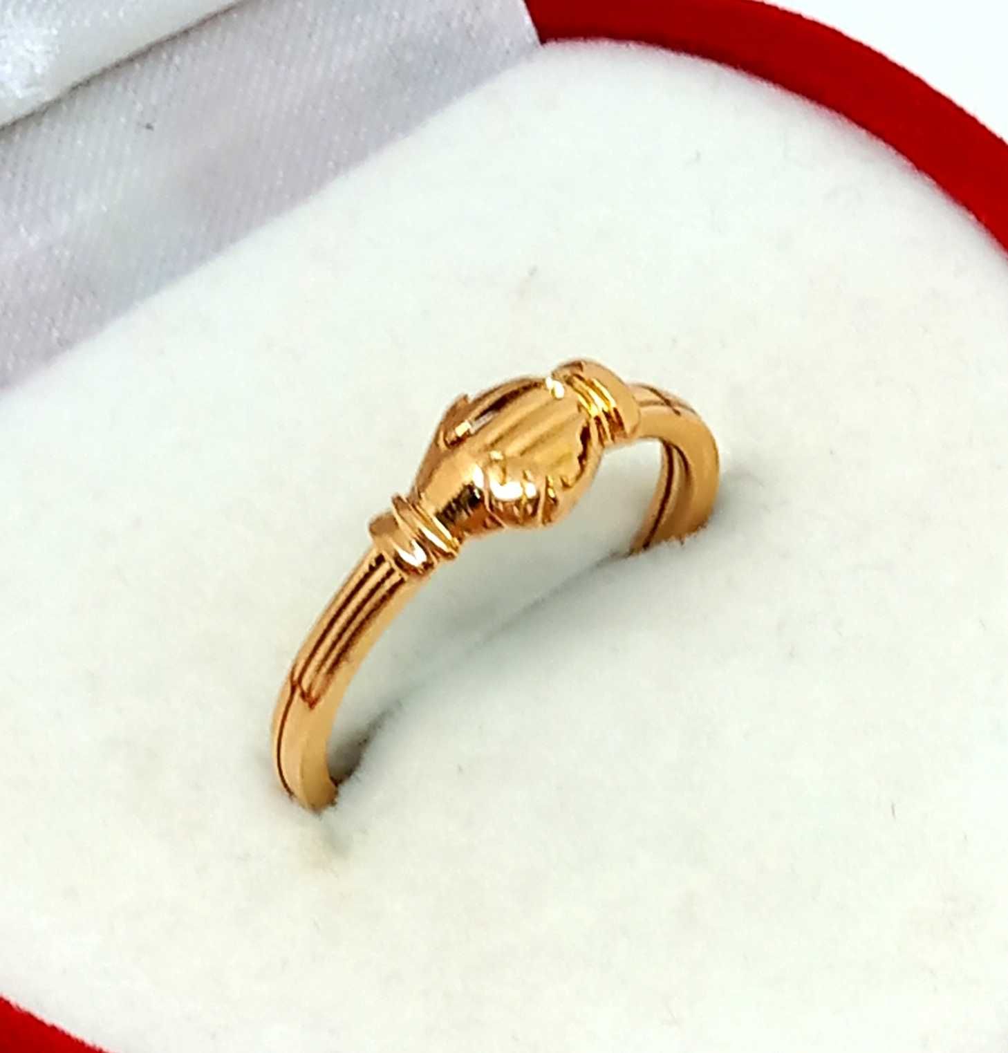 Złoty pierścionek Dłonie w uścisku PR.585 W:3,19gr R.17 InterSKLEP