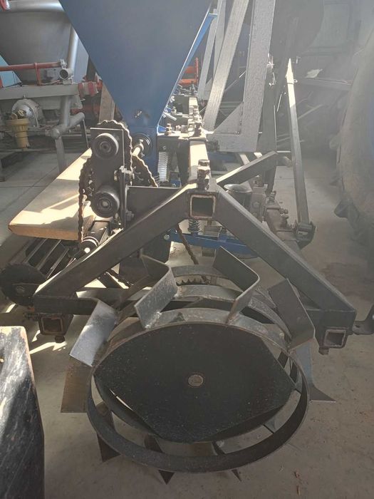 Сівалка овочева для мінітрактора, сівалка для капусти.