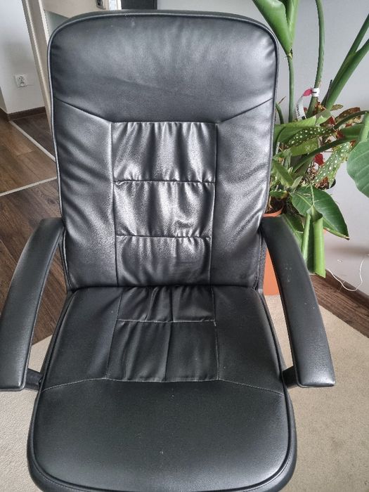 Krzslo biurowe obrotowe