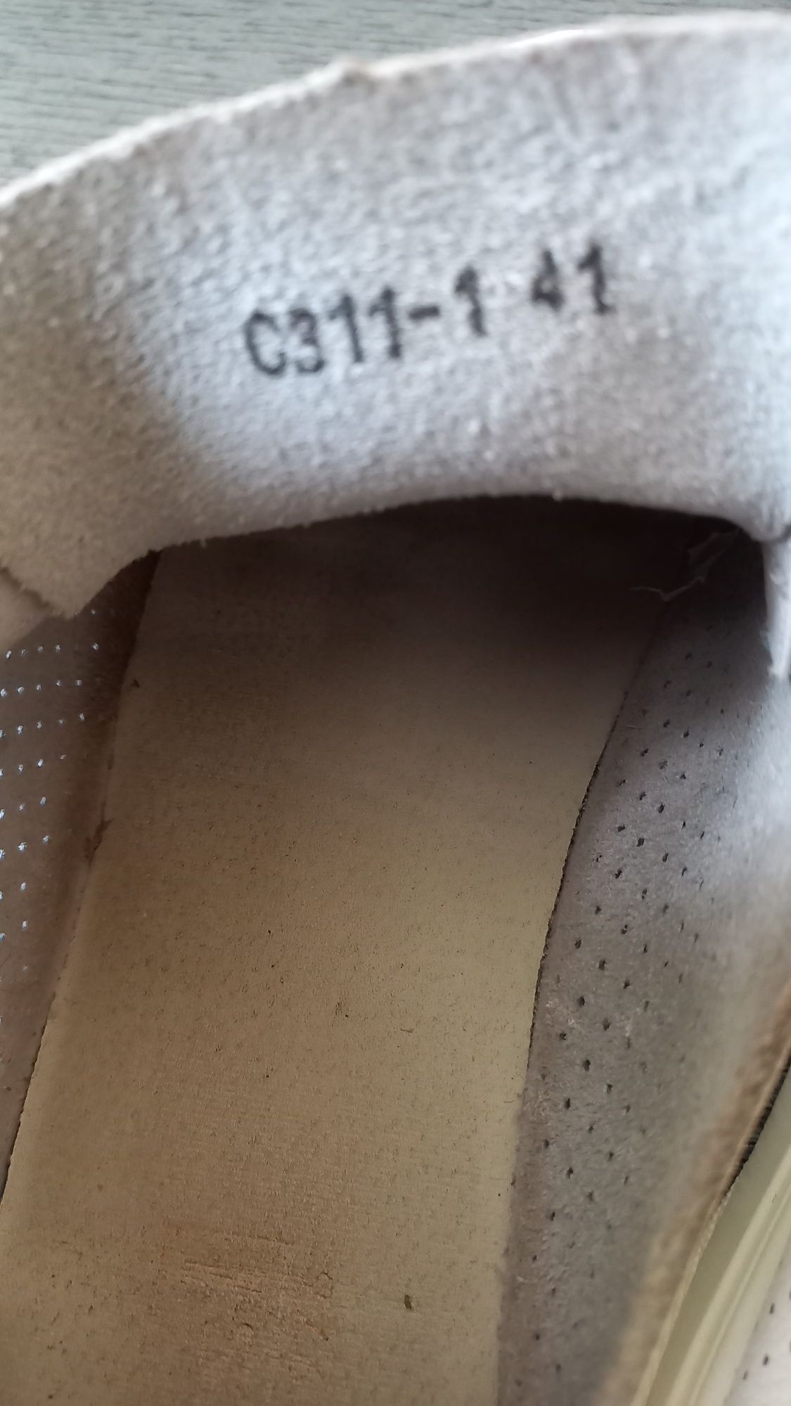 Damskie trampki typu slip-on wykonane z naturalnej skóry