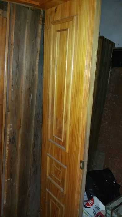Drzwi drewniane solidne z futryną