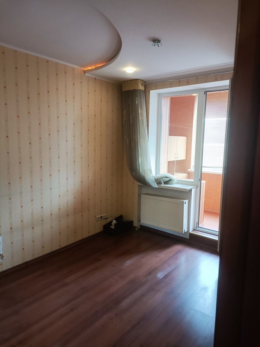 2 комнатную квартиру Бочарова/Семена Полия Суворовский район.