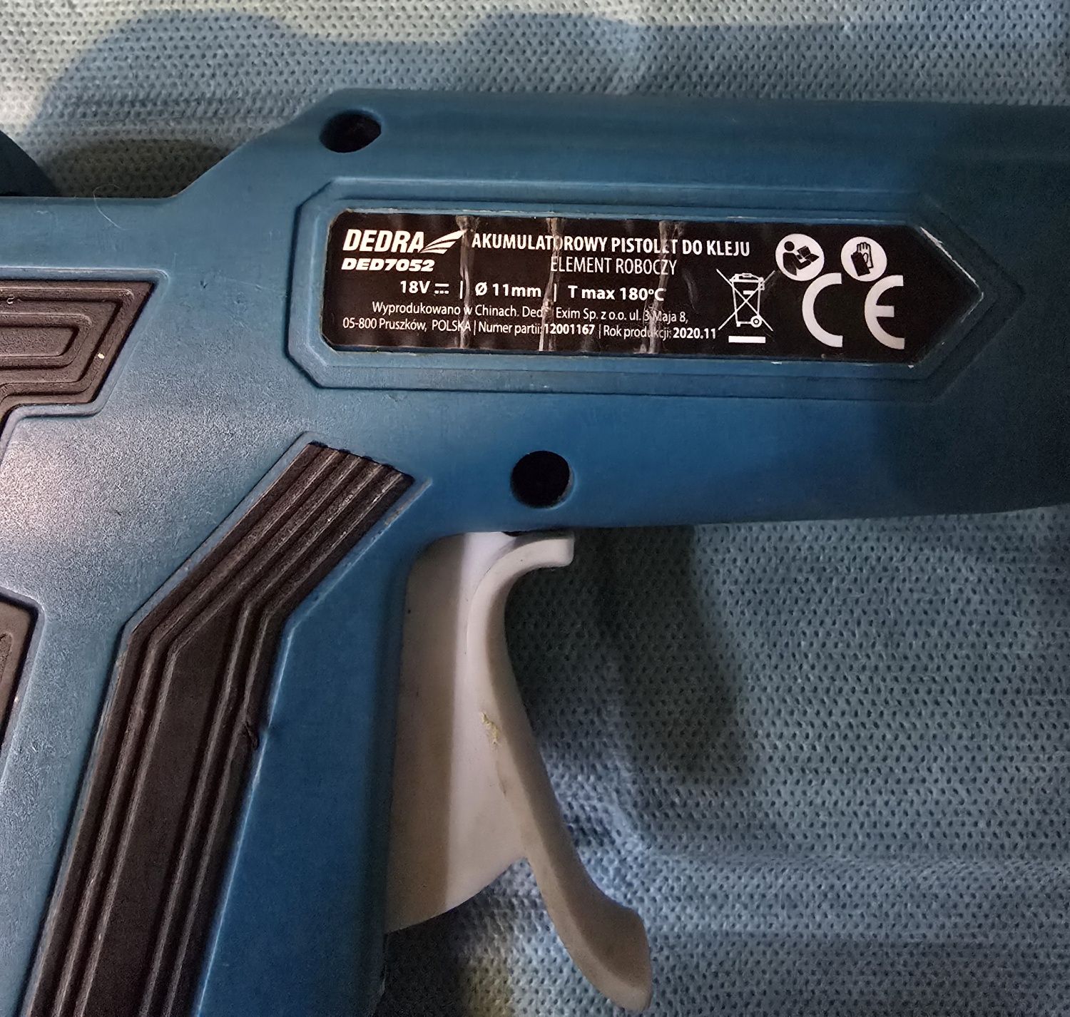 Pistolet do kleju na gorąco DEDRA-DED7052 SAS+ALL 18V akumulatorowy.
