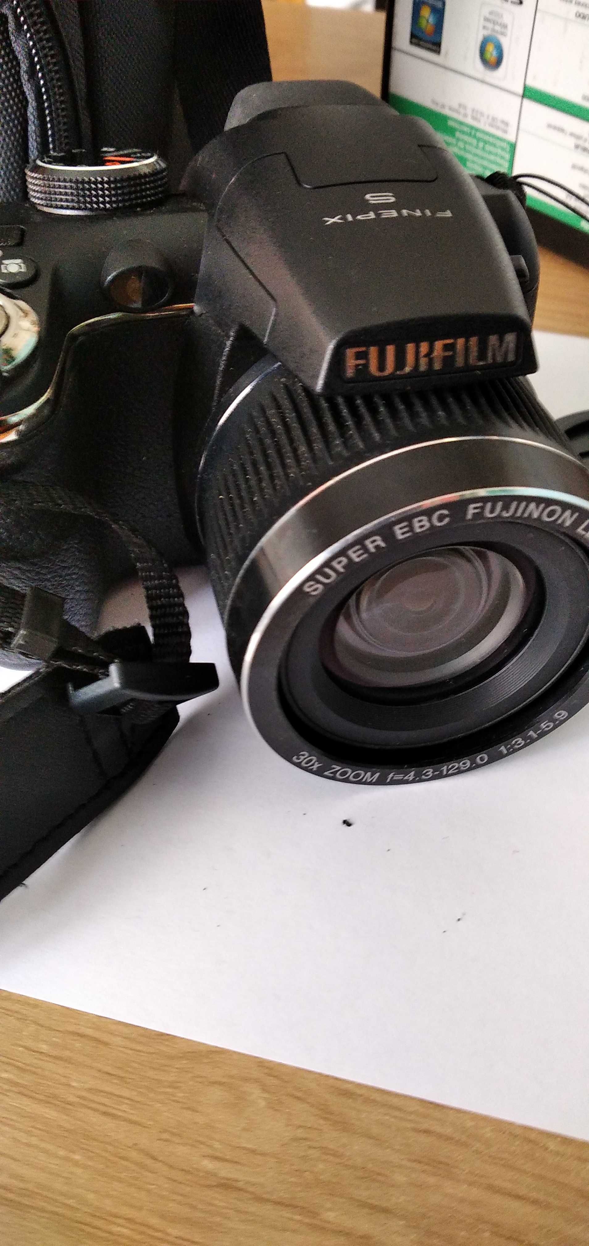 Фотоаппарат Fujifilm Finepix S4000 (ідеальний) +4Гбайт