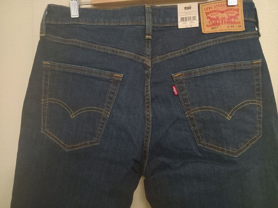 Джинси Levi's 541 р. Л (34×30)