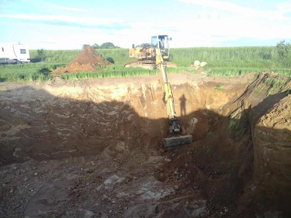 Roboty ziemne  koparki, mini Koparka, Wywrotki transport wyburzenia