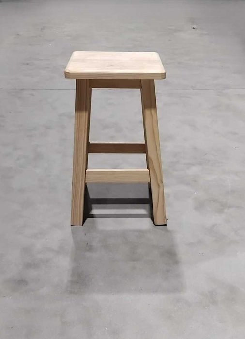 Banco em Madeira - NOVO