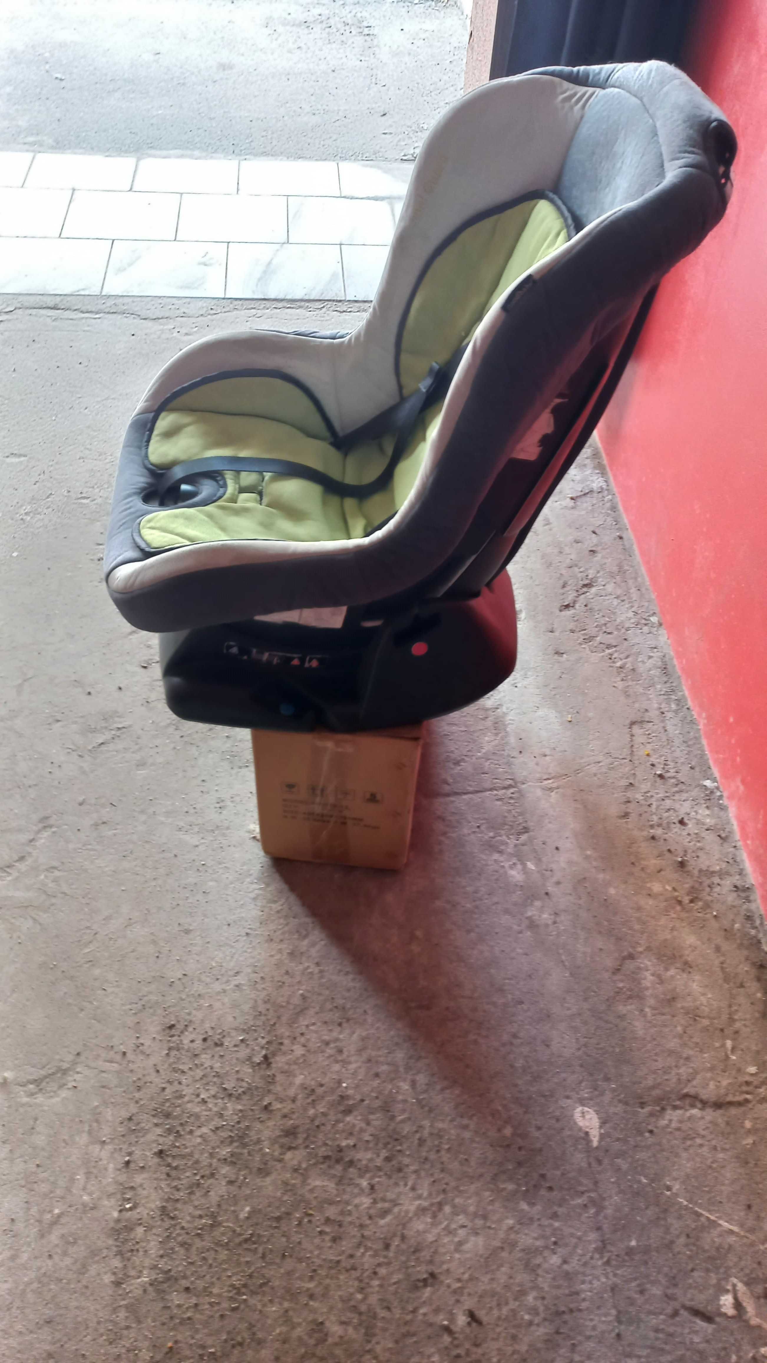 Дитяче автомобільне крісло Googbaby