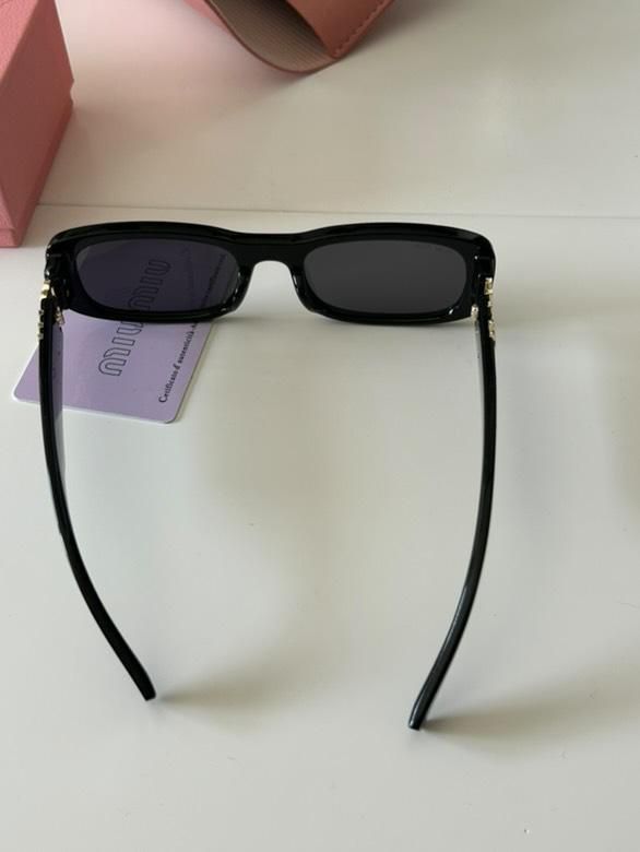 Oculos de sol  Miu Miu Preto