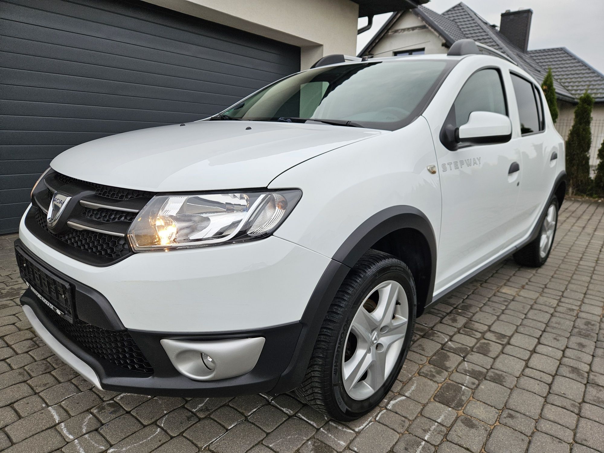 Sandero Stepway 2015r LIFT,kamera, Nawigacja GPS z Niemiec