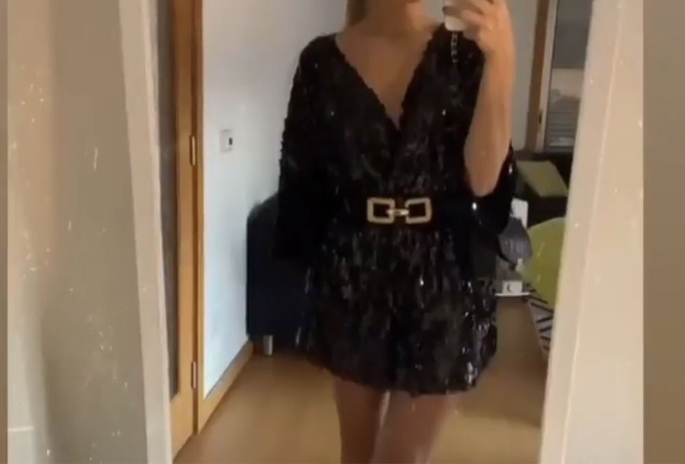Vestido preto lantejoulas