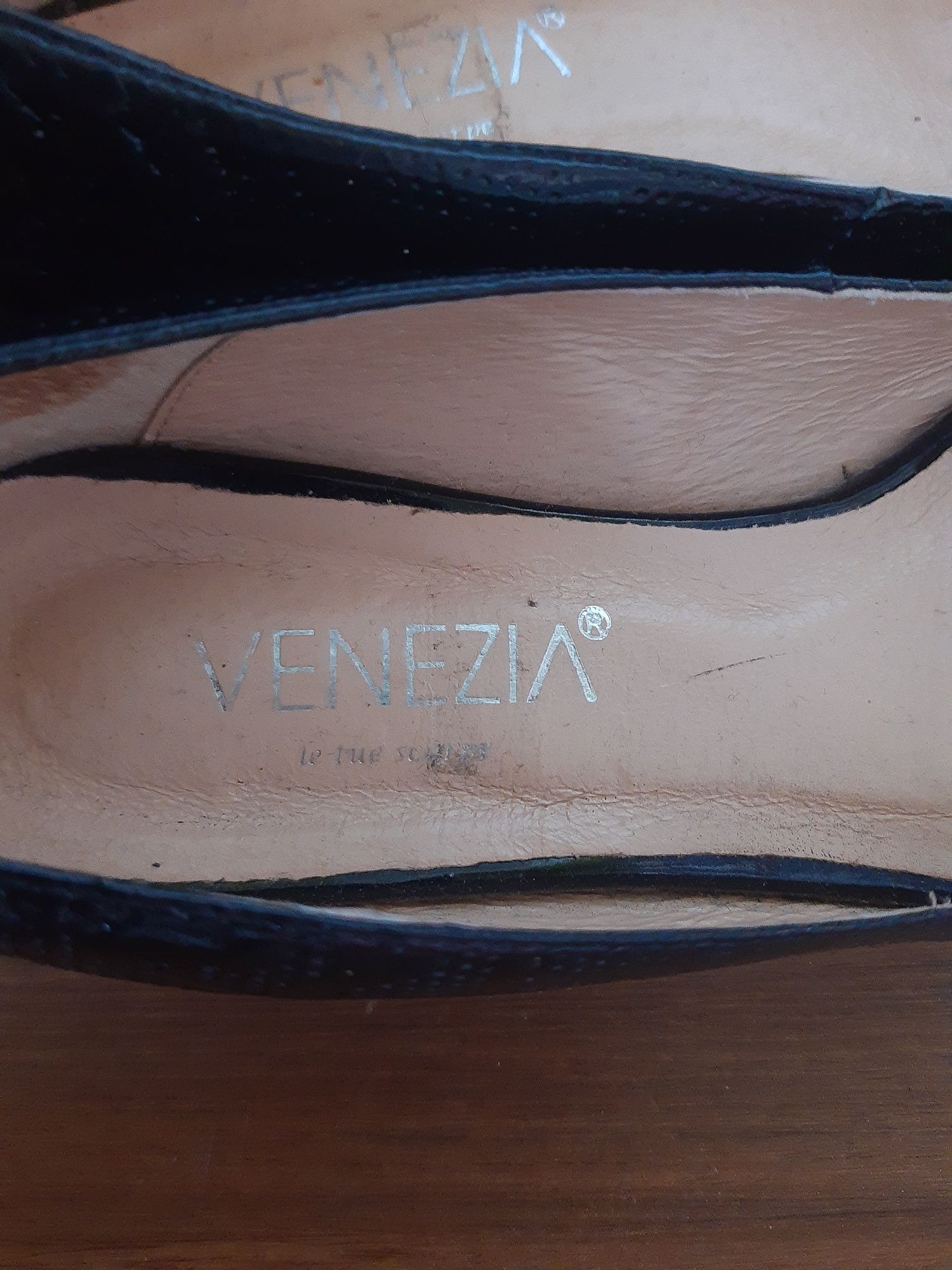 Venezia piękne czarne półbuty mokasyny rozmiar 36 23 cm