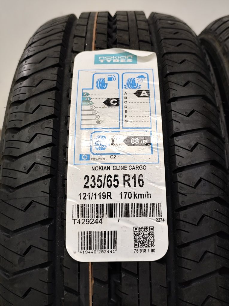 Резина, шини R-16C 235/65 121/119R "Nokian" Cline