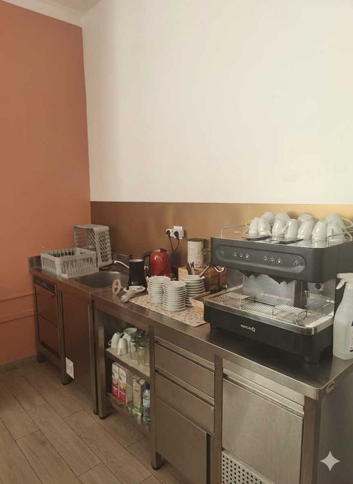 Equipamentos e Mobiliário de Café/Restaurante – Tudo Pronto a Usar