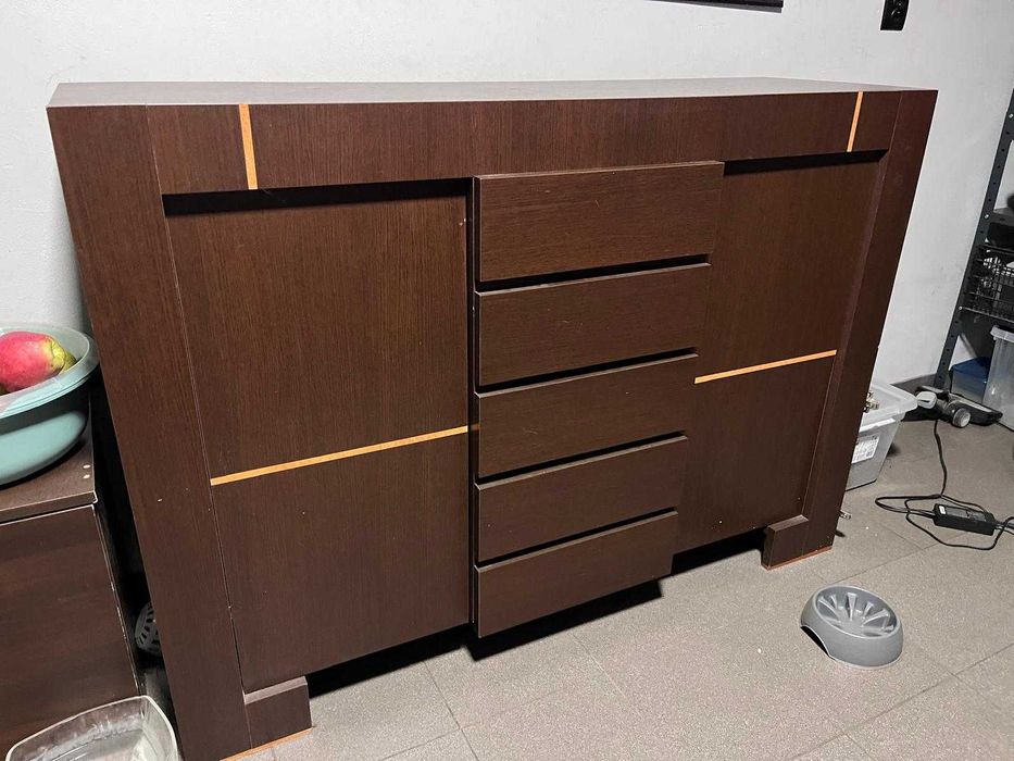 Sprzedam komoda vov kolor wenge .
