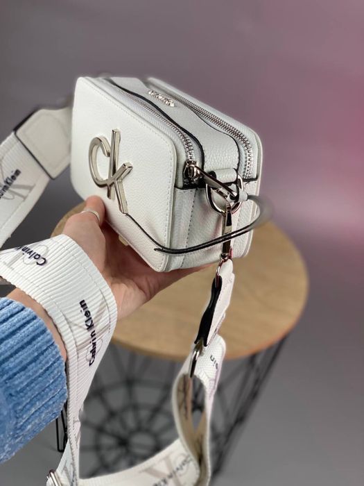 Сумка Calvin Klein для девушек  Белая сумочка от Келвин Кляйн