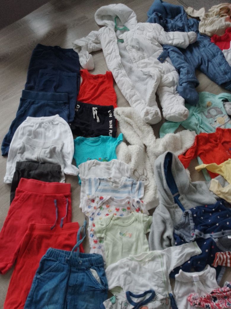 Wyprawka chłopięca/dziewczęca 56, 62, 68 paka ubrań, buty i kombinezon