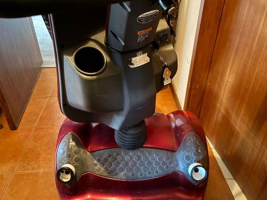Veículo para mobilidade reduzida