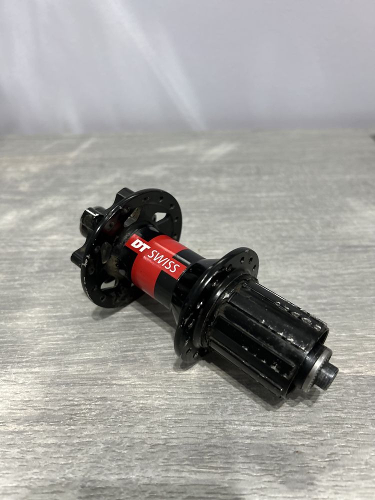Cubo DT Swiss 240S