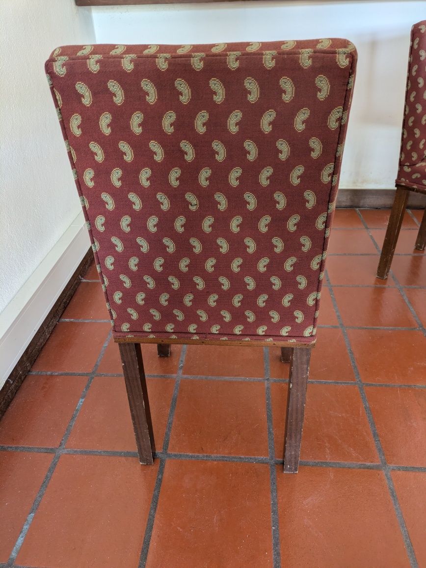 Cadeiras de jantar almofadadas