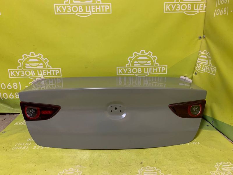 Крышка багажника Mazda 3 BP 2019 2020 2021 фонарь задняя панель