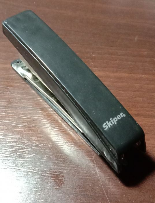 Степлер канцелярский «Skiper» черного цвета №10 и антистеплер