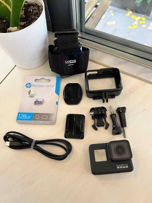 Екшн-камера GoPro Hero 7 black зі зручним кріпленням на голову