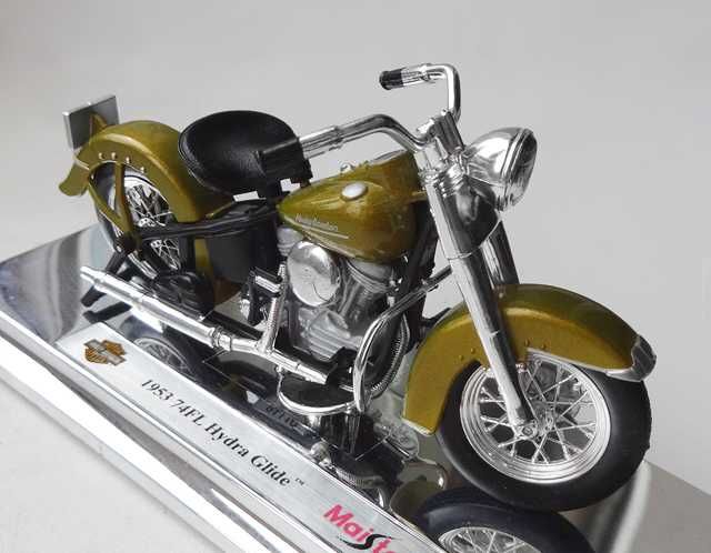 Модель мотоцикла Harley-Davidson 1953 74 FL Hydra Glide 1:18 б/у