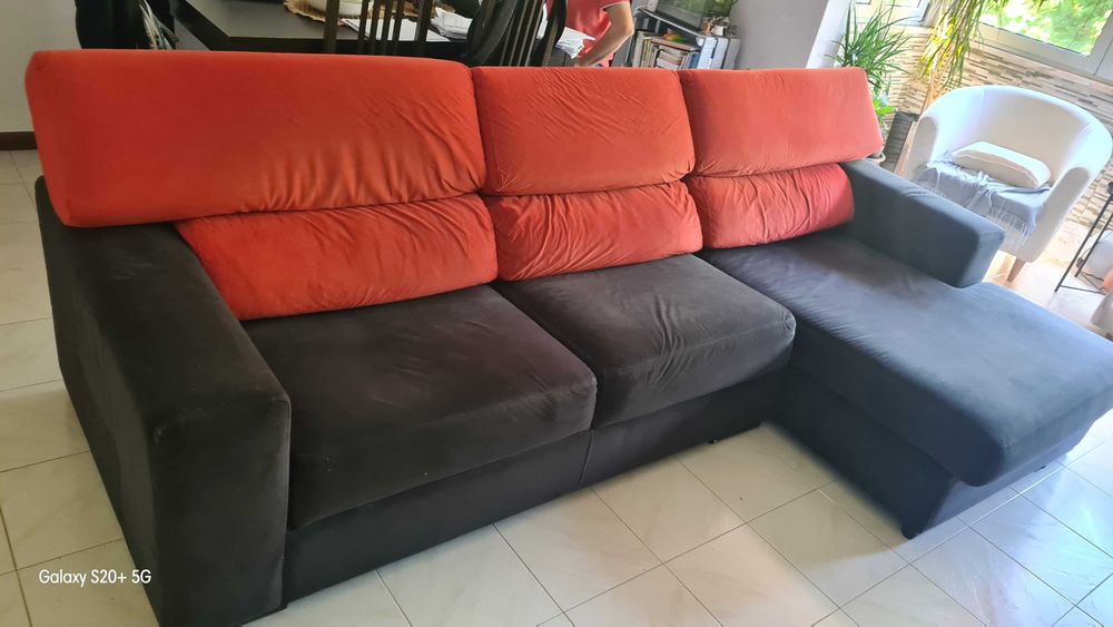 Sofá com chaise longue