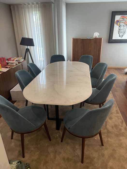 Mesa de jantar com 8 Cadeiras