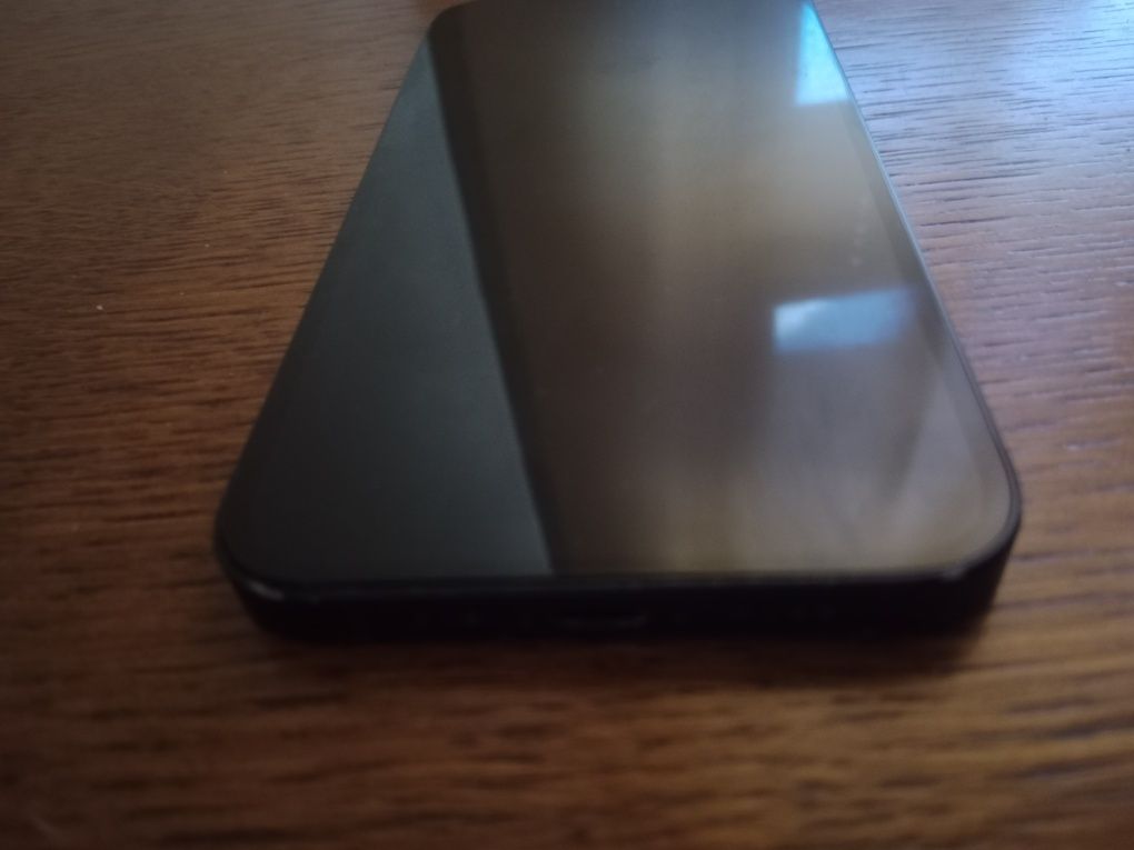 iPhone 12 85% baterii
