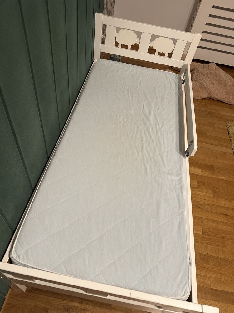 Łóżko Ikea kritter 160x70 z materacem, osłoną i stelażem
