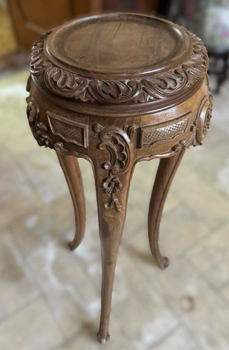 Floreira antiga em madeira