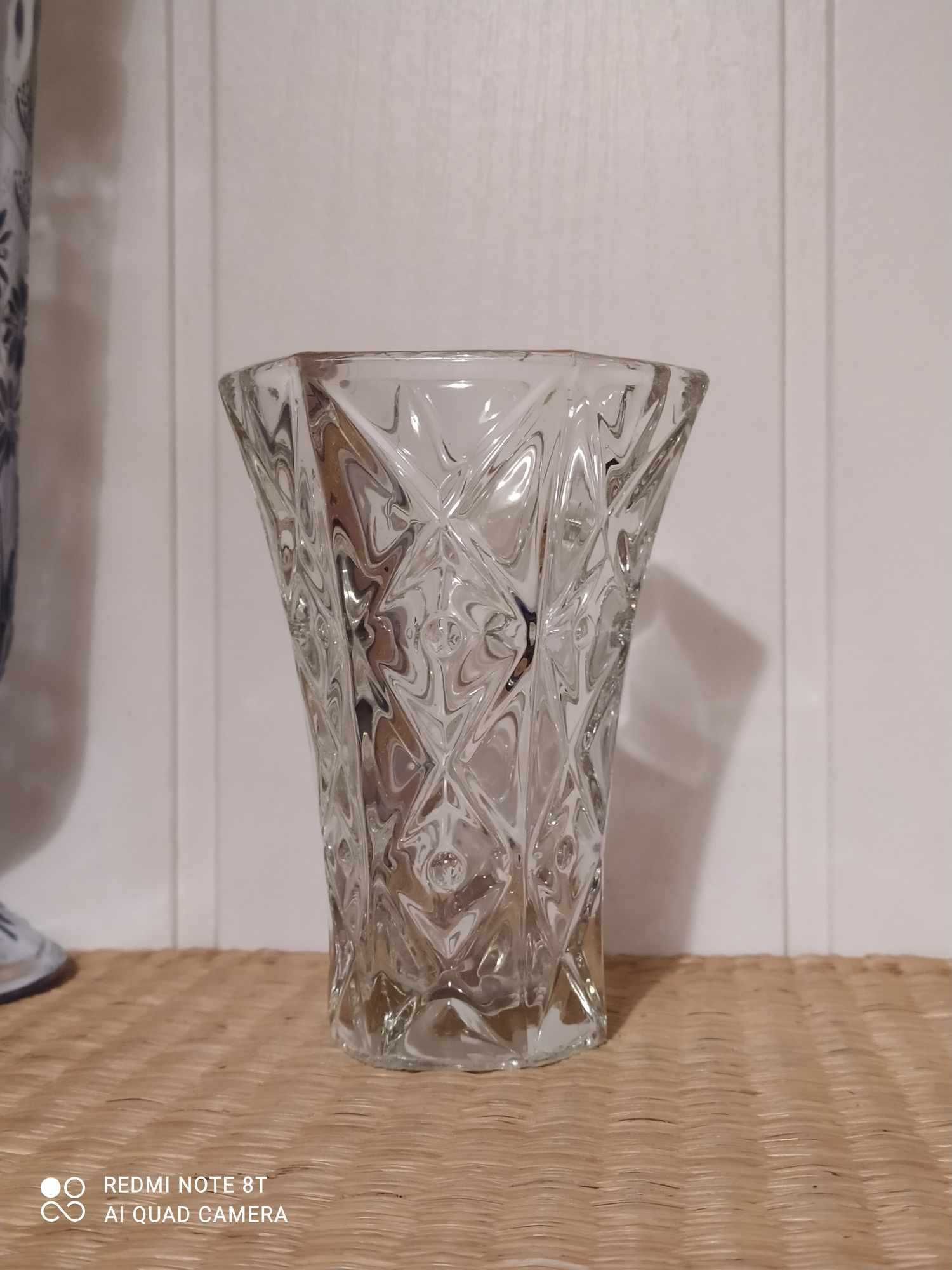 wazon wazonik szkło prasowane szklany PRL na konwalie