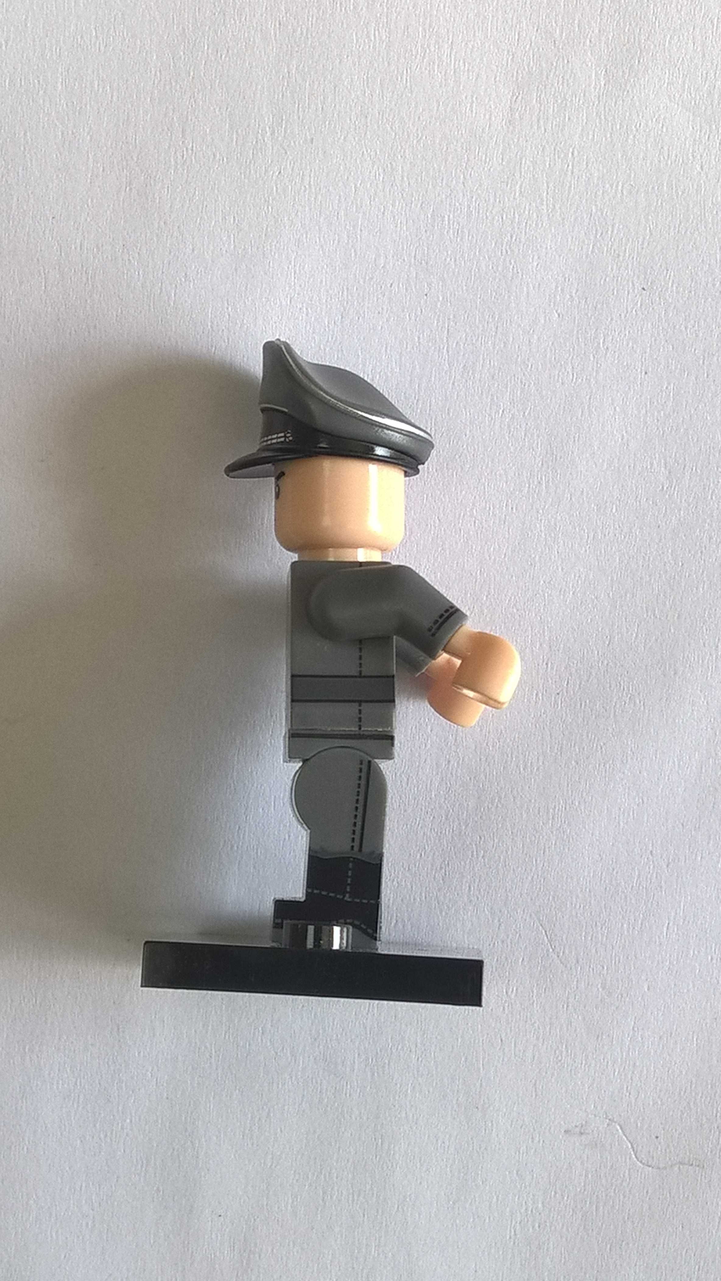 Figurka żołnierza niemieckiego + broń 4 krotny nadruk WW2 komp. z Lego