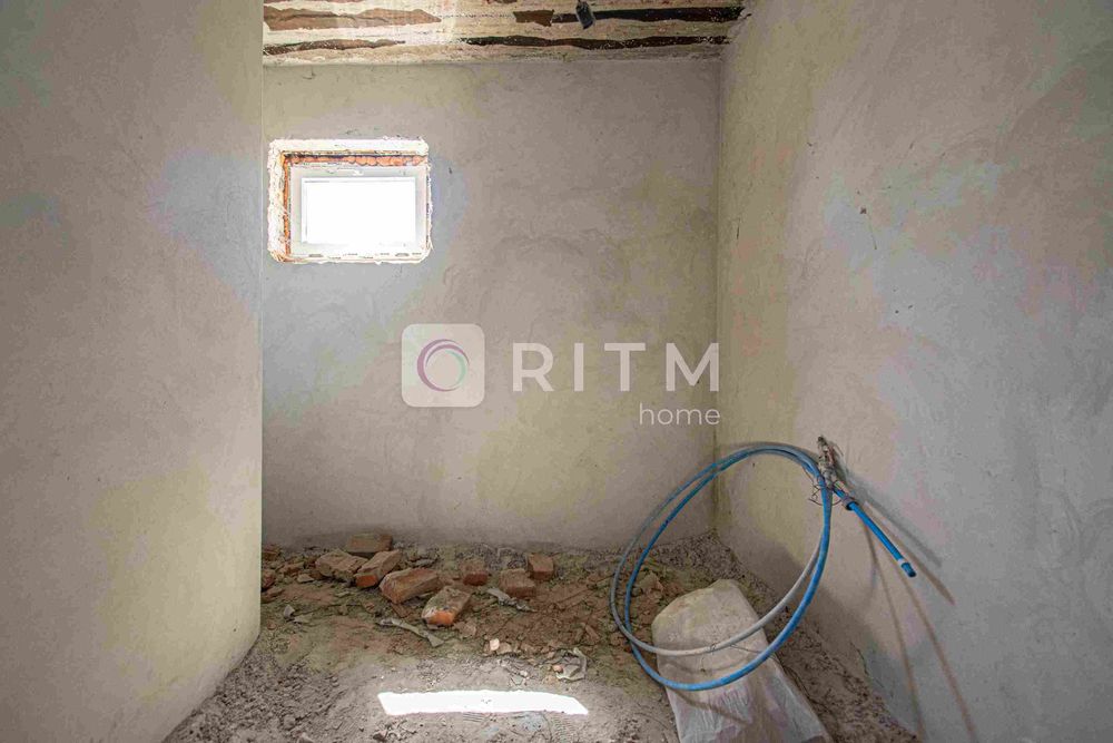 Будинок 200 м2  за вул. Топольна (м. Бережани)