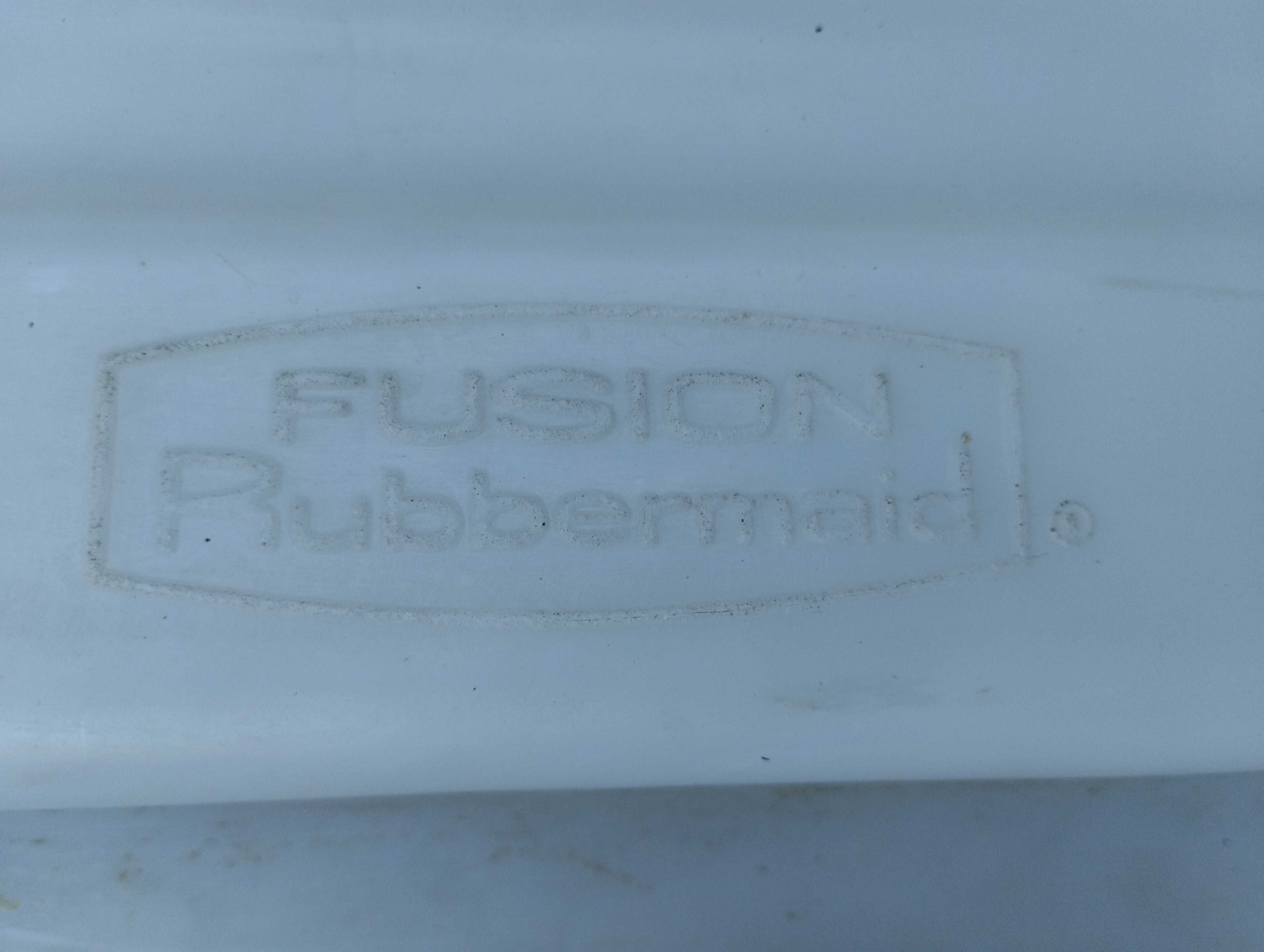 Zbiornik wody czystej lub szarej Fusion duży 90 litrów ładny