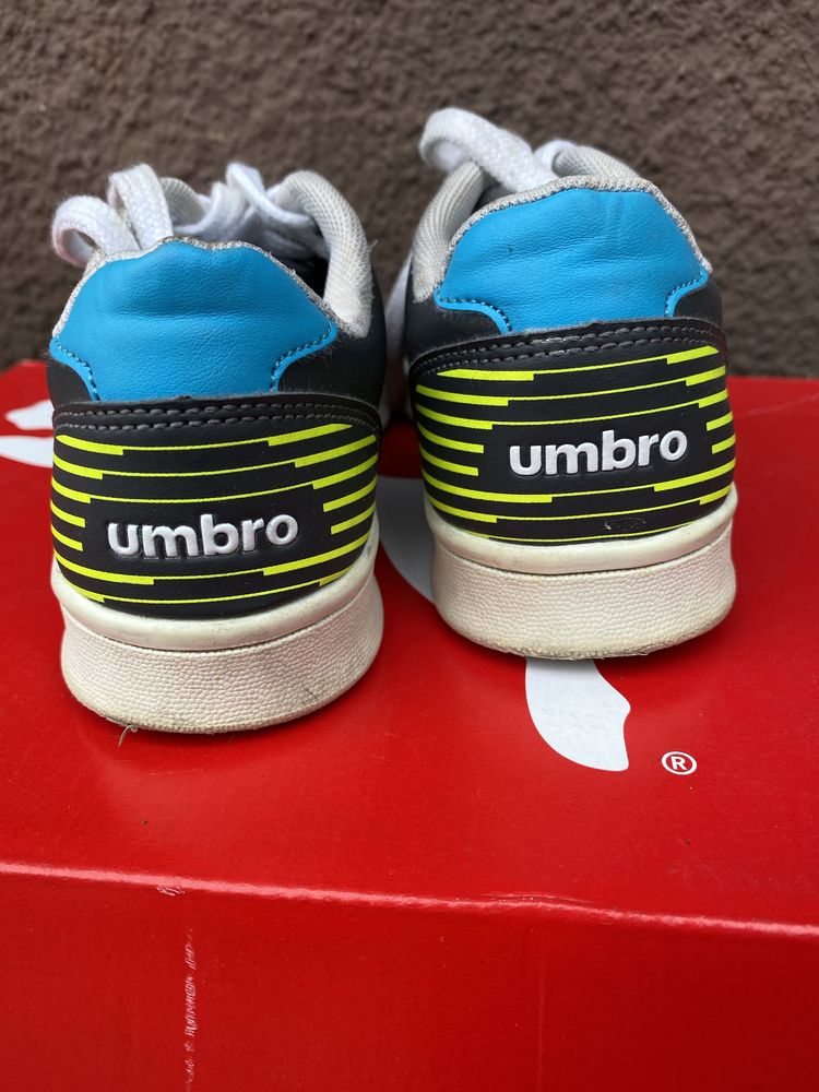 Buty umbro sznurowane rozm 31