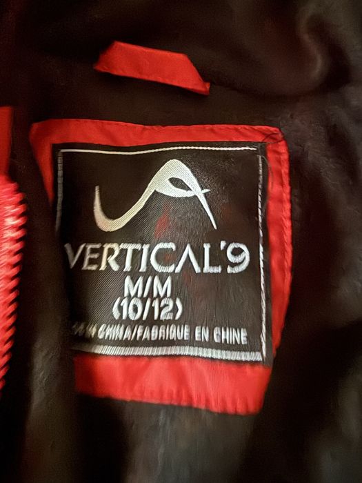 Продам зимову куртку 10-12 років фірми Vertical’9