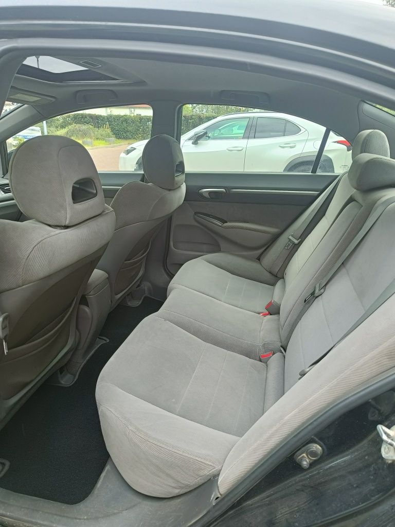 Honda Civic 1.8 B+G automat Executive