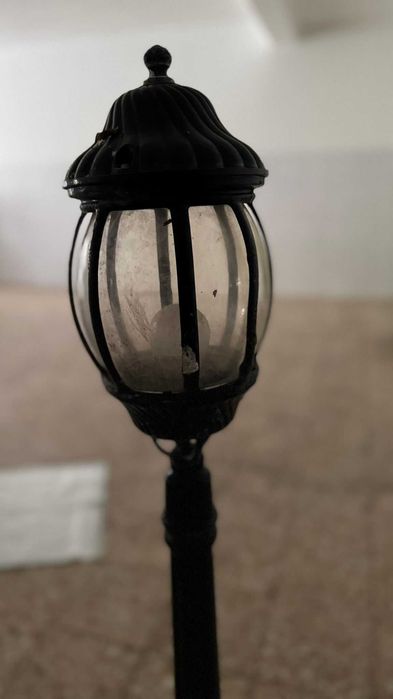 Conjunto de Candeeiro de Jardim com pé